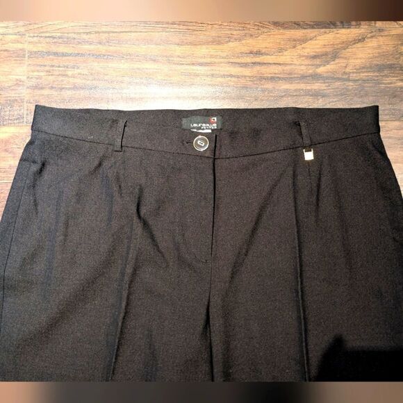 EUC Laura Plus Petites 18P Black Straight Leg Slacks with Pleats and Gold Button - Picture 2 of 4